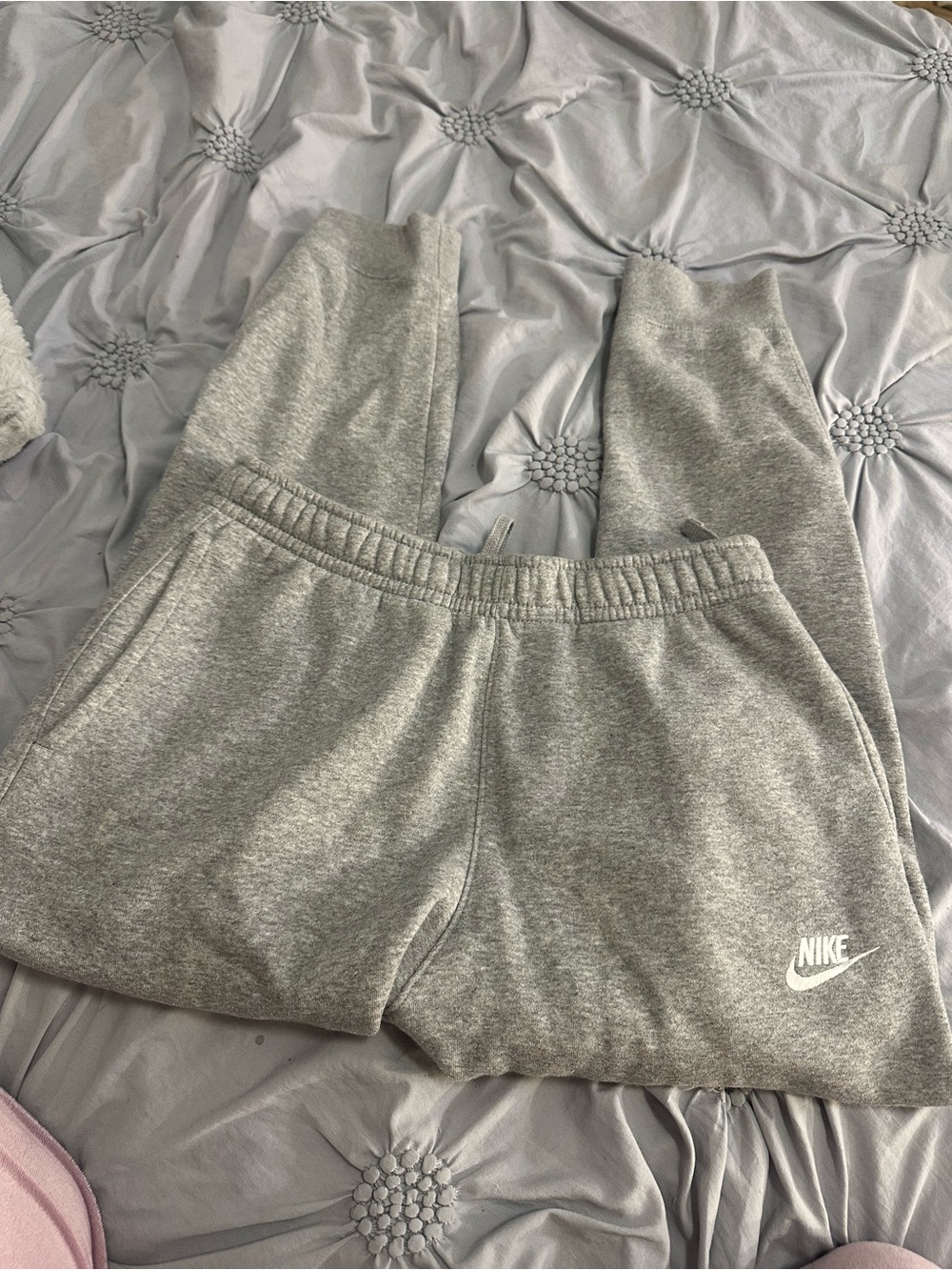 Nike Grey Men’s Fleece Sweatpants with Logo
